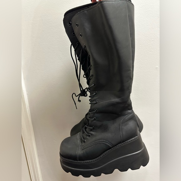 Shoes - Tall combat-platform boots
